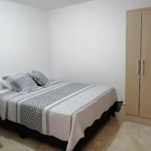 Privada Y Confortable Cerca A Centro Mayor Y Al Centro Historico Habitación en casa particular